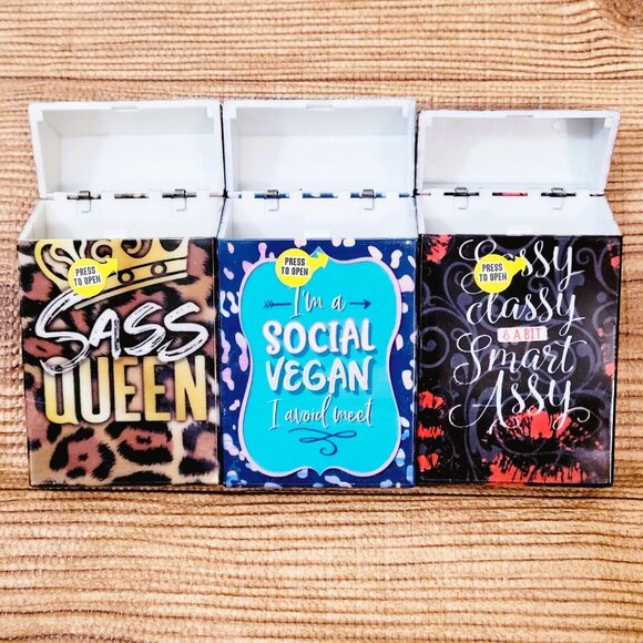 Womens Cigarette Cases for 100s LOT SASSY CLASSY QUEEN VEGAN Flip Top Plastic - Picture 2 of 3